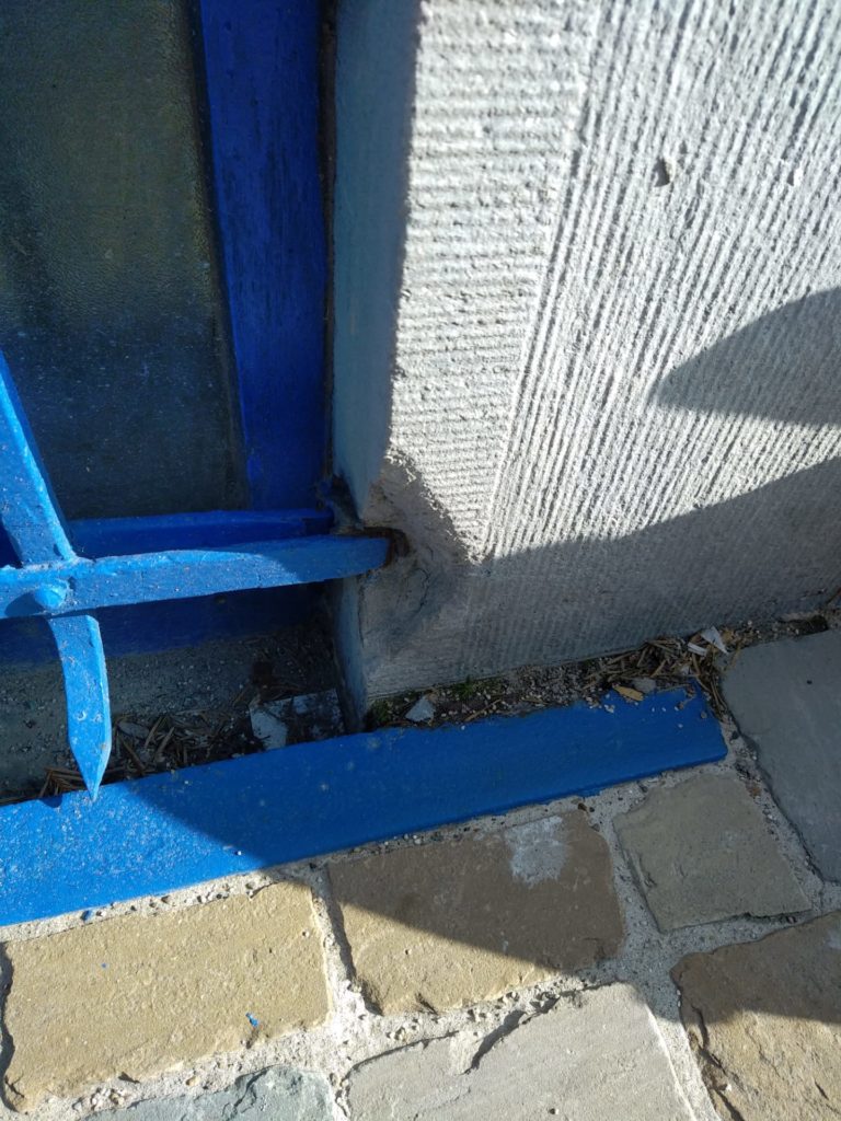 Reparation plinthe de soubassement pierre bleue