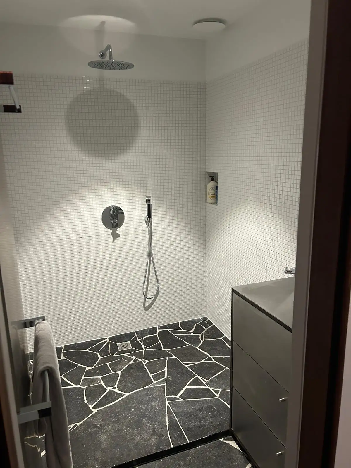 cassons pierre bleue belgique noir poli brillant